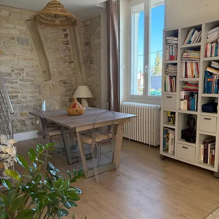 Large Spacious Duplex Townhouse *