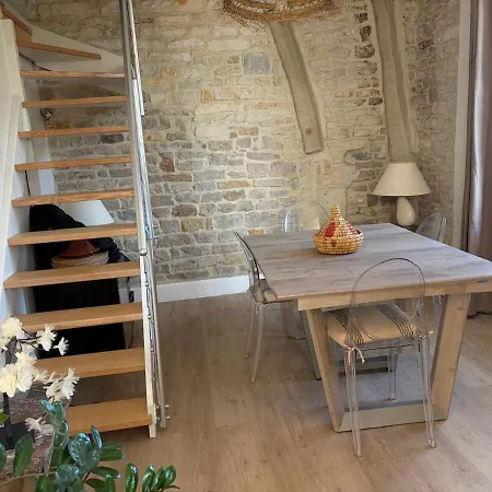 Large Spacious Duplex Townhouse Digione