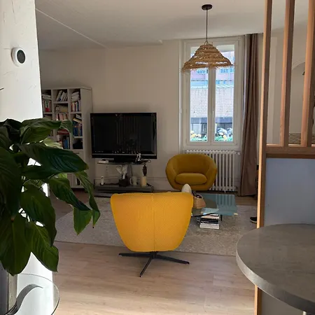 Large Spacious Duplex Townhouse דירה