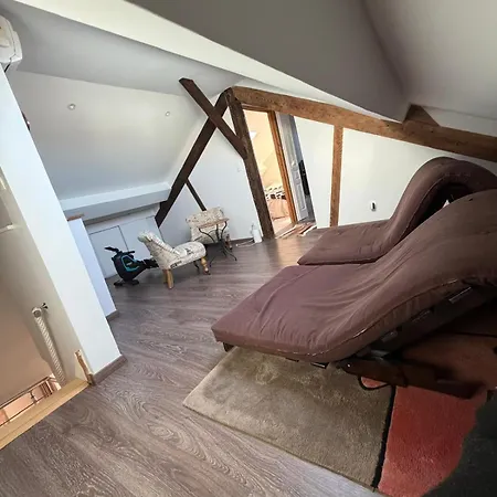 Large Spacious Duplex Townhouse *