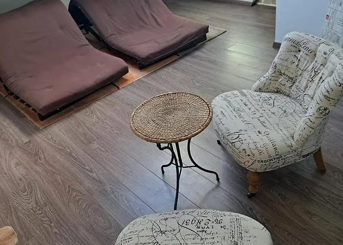 Large Spacious Duplex Townhouse *