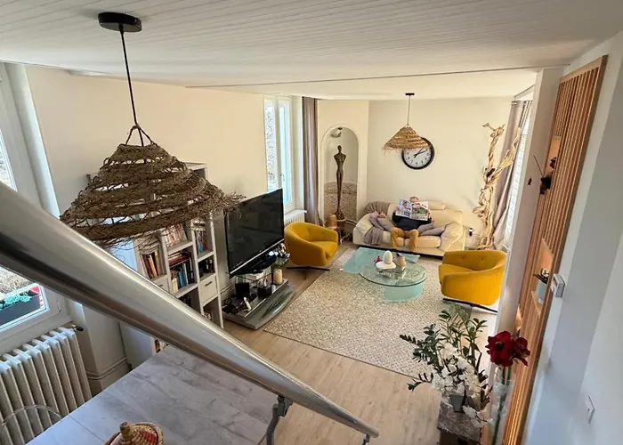 Large Spacious Duplex Townhouse Lägenhet