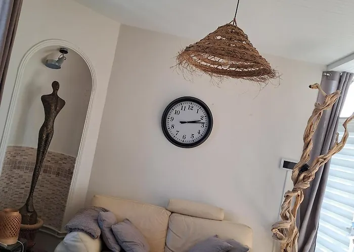 Large Spacious Duplex Townhouse