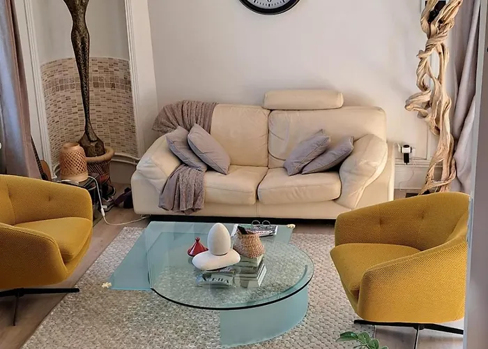 Large Spacious Duplex Townhouse Lägenhet