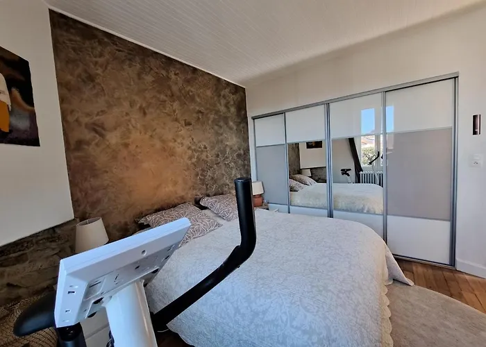 Large Spacious Duplex Townhouse *