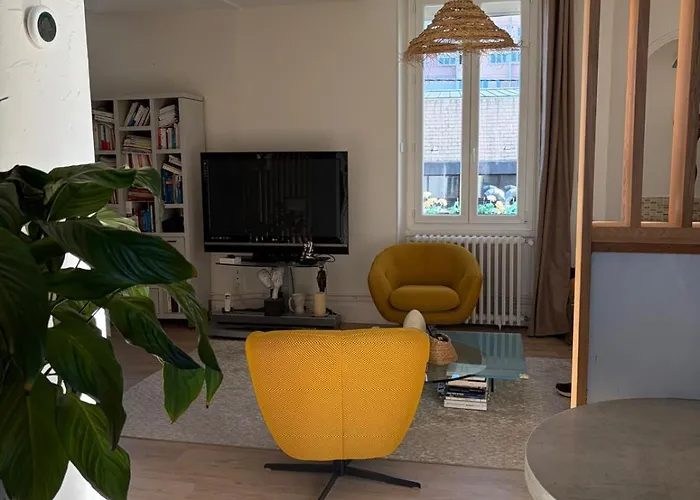 Large Spacious Duplex Townhouse Lägenhet