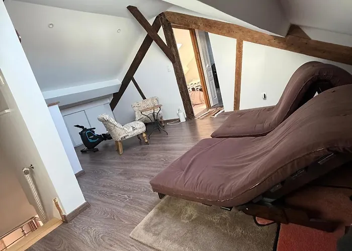 Large Spacious Duplex Townhouse *